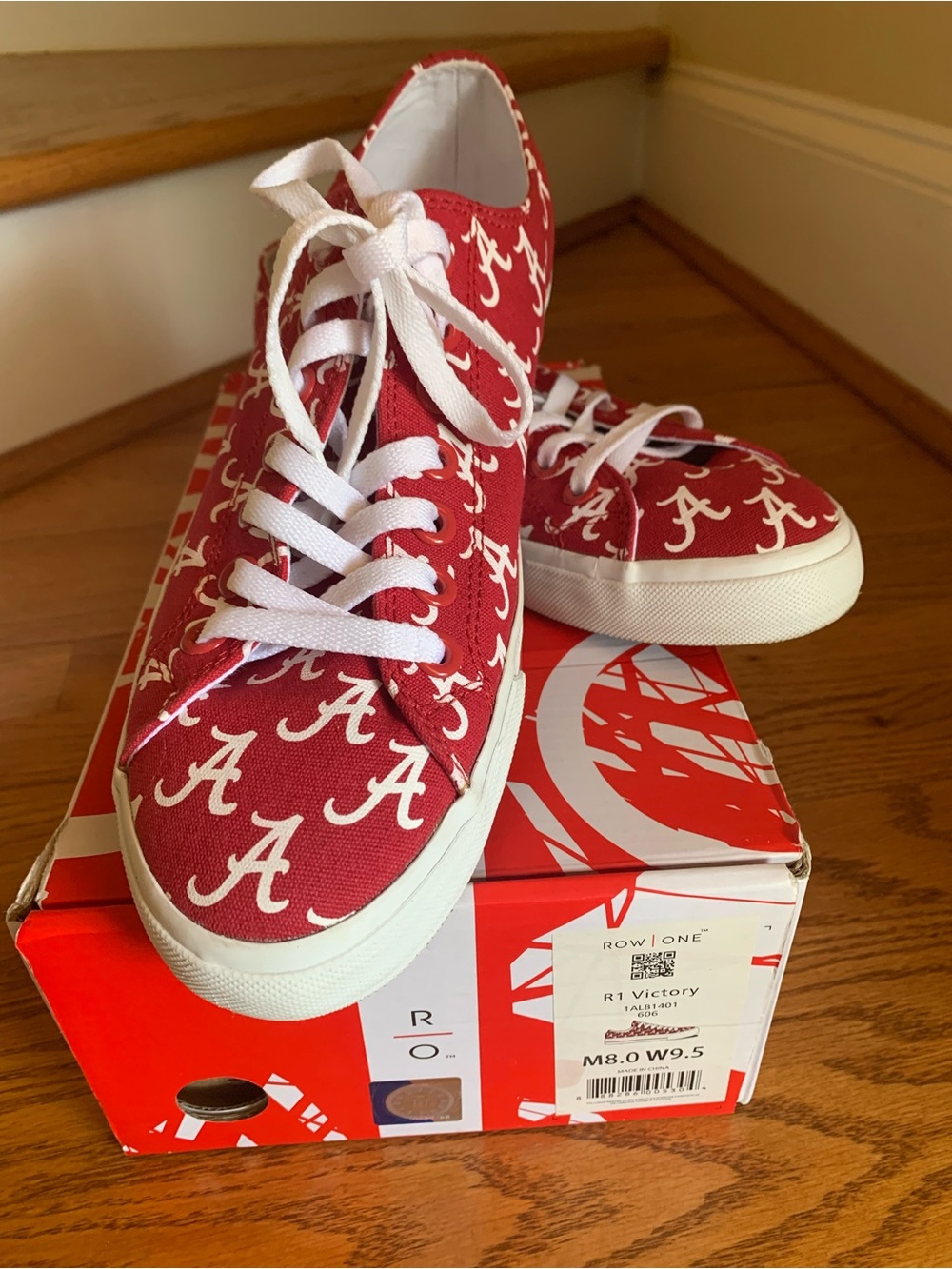 Alabama Crimson Tide Sneakers women’s size 9.5/men’s 8